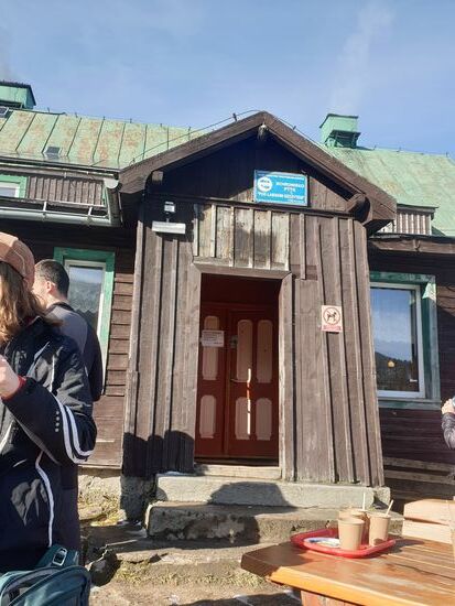 Der Eingang zur Baude