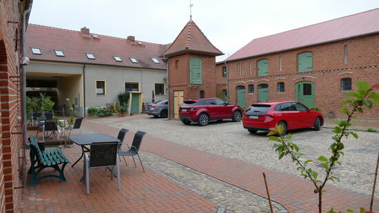 Sitzecke,PKW-Stellplatz, Frühstücksraum