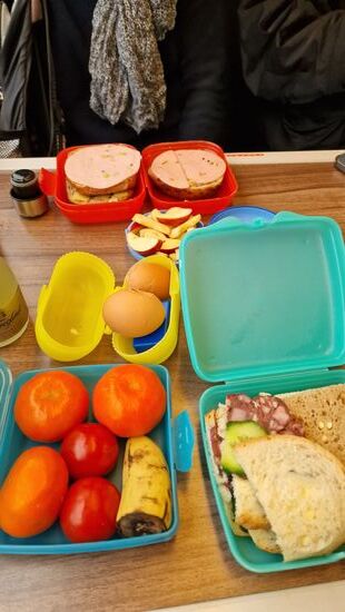 Während der entspannten Zugfahrt