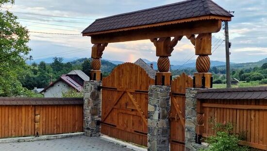 Was für ein Blick aus unserer Unterkunft in die Berge!
