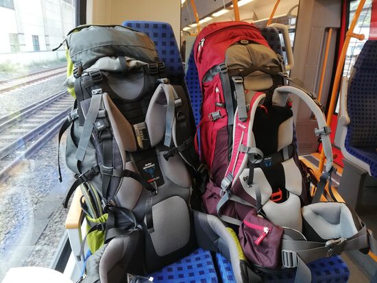 Unser Kleiderschrank, Wohnzimmer und Schreibtisch für die nächsten sechs Monate