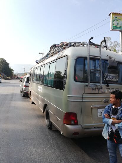 Unser Gefährt für elf Stunden... mit dreißig Fahrgästen.