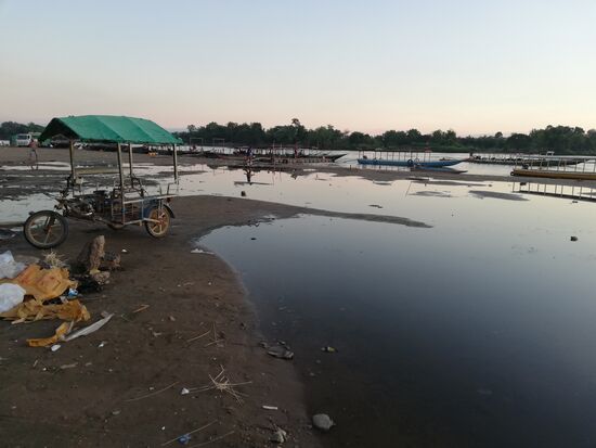 Der "Hafen", von dem wir nach Don Det übersetzten