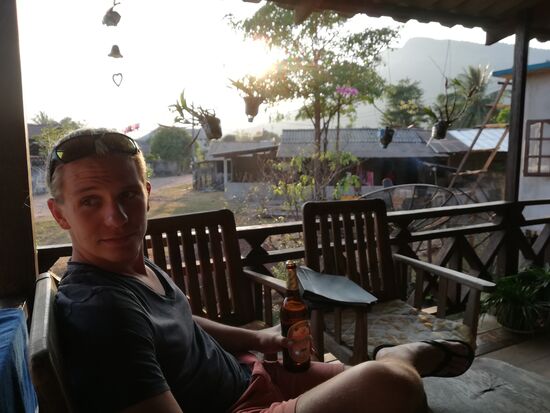 Am Ende eines jeden Fahrtages wurde mit einem leckeren Beerlao entspannt.