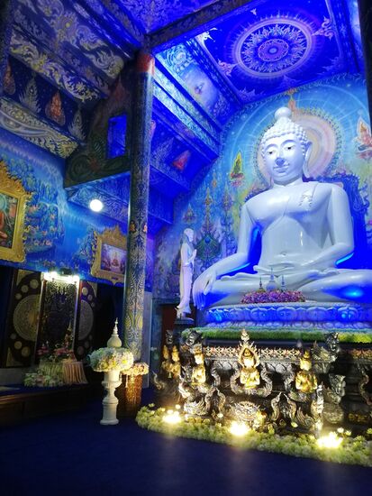 Der Blaue Tempel... Ich glaube in Chiang Rai steht man auf Farben.