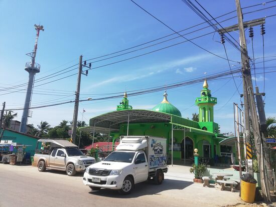 Nein, nicht alle Moscheen auf Ko Lanta sind grün.