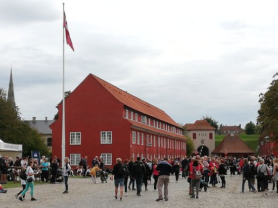 Volksfest mit Livemusik am Kastell