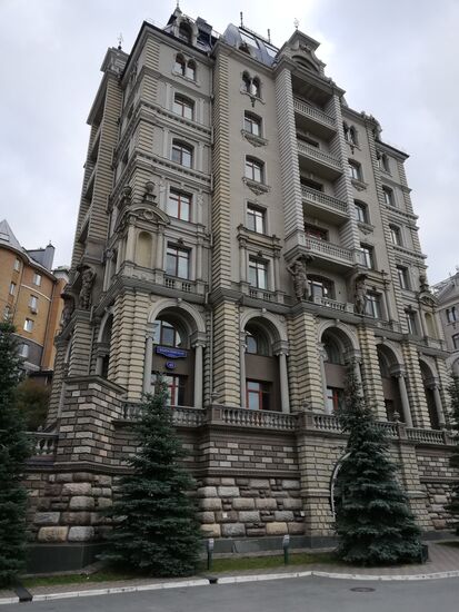 In der Kasaner "Altstadt". Ich nenne es Neo-Neoklassizismus.