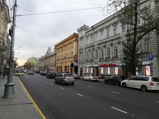 Die Hauptstraßen sehen für mich aus wie in Wien oder Prag.