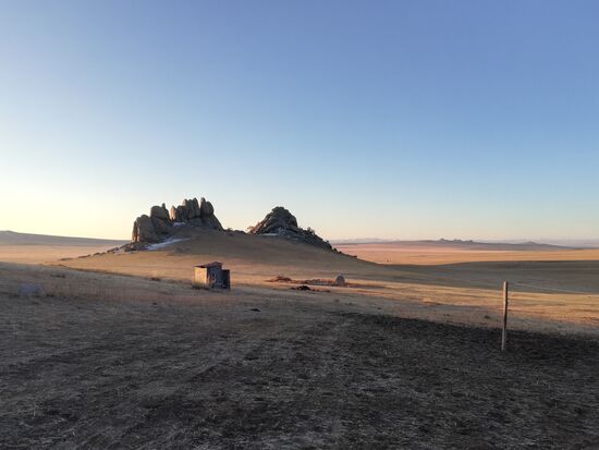 Das Plumpsklo mit dem besten Ausblick der Welt.