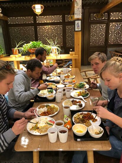 Abendessen in netter Gesellschaft.