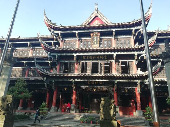 Ein Tempel des Wenshu Klosters