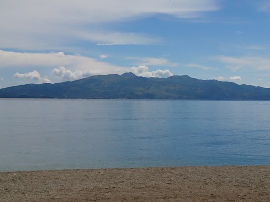 nach dem das morgendliche Gewitter die Luft reinigte, ist Korfu so klar wie noch nie seit meiner Ankunft in Saranda zu erkennen