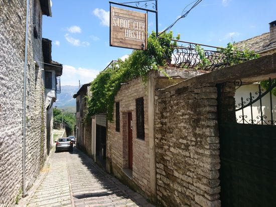 Das gemütliche Stone City Hostel - ein Muss, wenn man in Gjirokastra günstig übernachten will