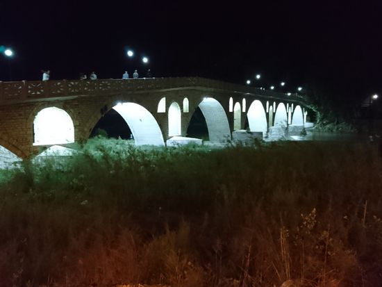 die Gorica Brücke bei Nacht