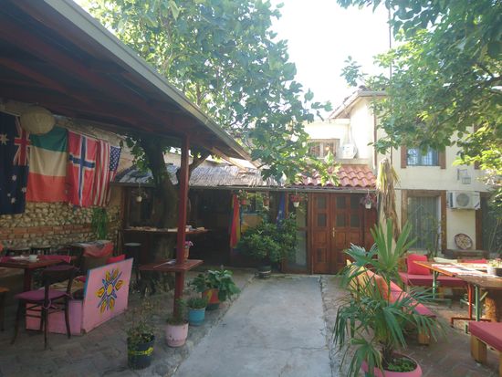 Der gemütliche Innenhof des Hostels