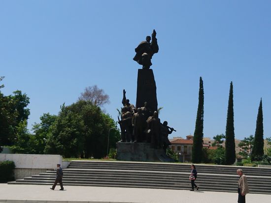 Das Unabhängigkeitsdenkmal am Sheshi i Flamurit in Vlora