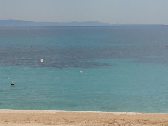 Ein Blick von der Strandpromenade übers Meer