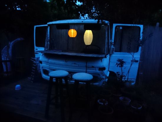 Eine kleine nette Bar (eigene Kreation) lädt am Abend zum Bier ein