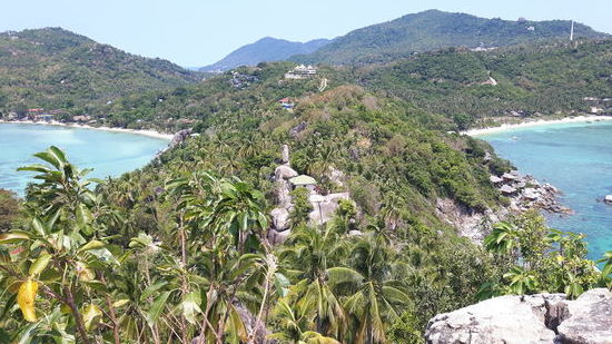 Ausblick vom John-Suwan-Viewpoint ganz im Süden der Insel. Ein schweißtreibender Aufstieg, aber es lohnt sich...
