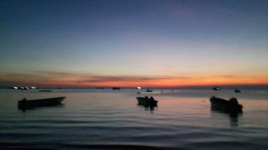 An meinem letzten Abend auf Koh Tao gibt es noch einmal einen besonders schönen Sonnenuntergang.