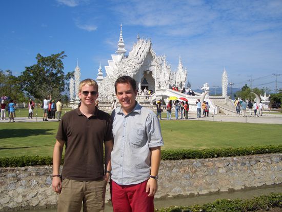 Reisehamster mit schoenem unbekannten Objekt