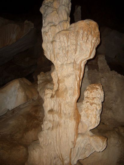 Gebilde in einer Hoehle