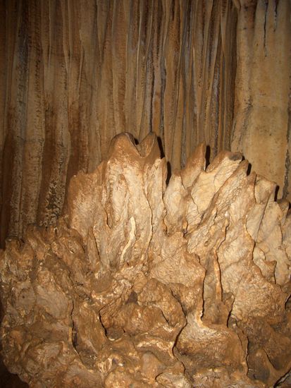 Gebilde in einer anderen Hoehle