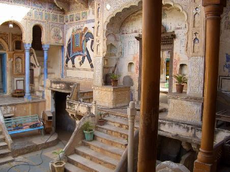 Ehemaliger ca. 200 Jahre alter Opium Tempel in Mandawa