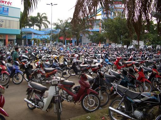 Zu viele Motorraeder in Saigon