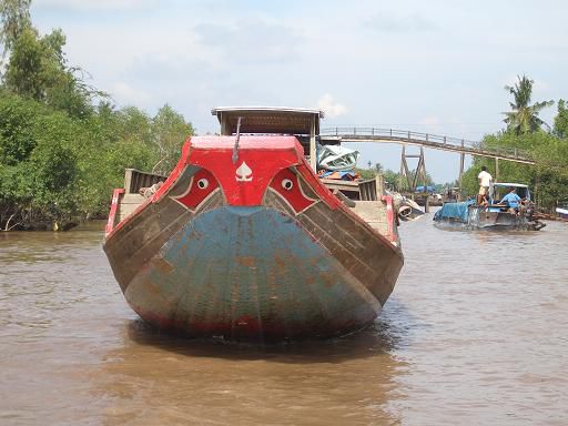 Boot mit "Flussgottsbesaempftigungssymbol"