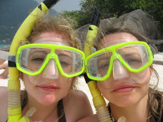 Sandra und Simone, suess oder? "wie zwoi Gummiaentli"