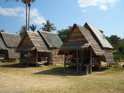Unsere neuen Bungalows - das waren aber die fuer 500 Baht, unseres stand nicht im 90 Grad Winkel