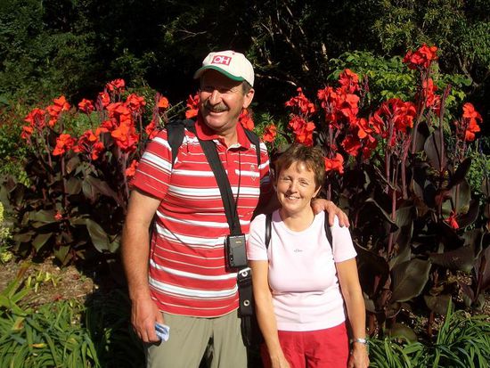 Ruedi und Theres im botanischen Garten