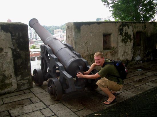 Marco mit Kanone auf dem Monte Fort