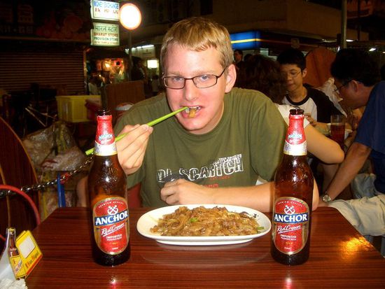 Marco beim Temple Street night Markt