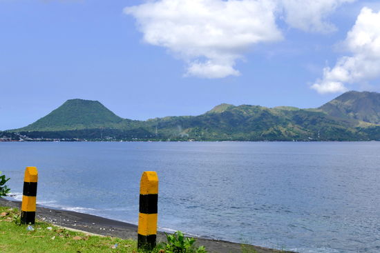 Ende, von Vulkanen eingerahmt