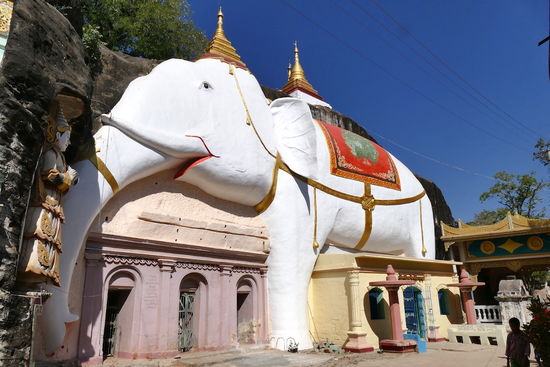 Monywa, Shweba Daung und Hpo Win Daung, Elephant Temple, auch aus Sandstein