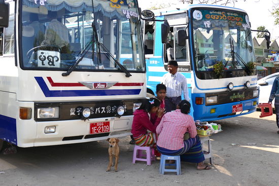 Unser Bus, der uns nach Pakokku bringen sollte