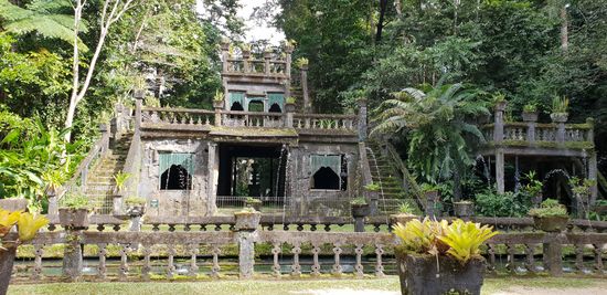 Schloss mit ehemaligem Cafe