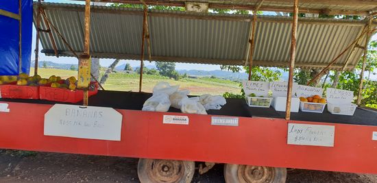 Obst am Straßenrand