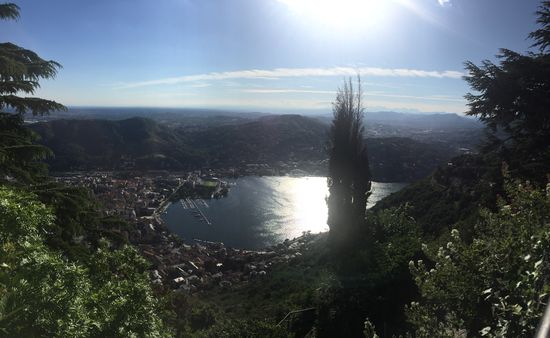 Blick von Bunate auf den See ...
