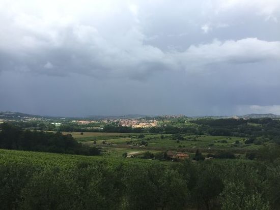 ... Gewitterfront zieht über die Chianti Region ...