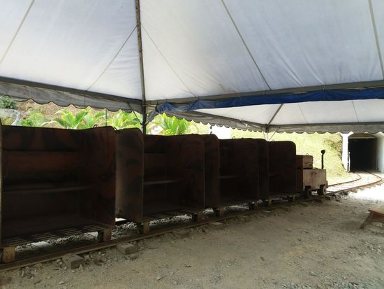 Die Lore fährt in den Berg