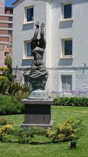 Statue vor dem Hotel Atlantico
