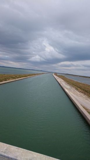 Über diesen schmalen Deich wollte Google Maps mich schicken