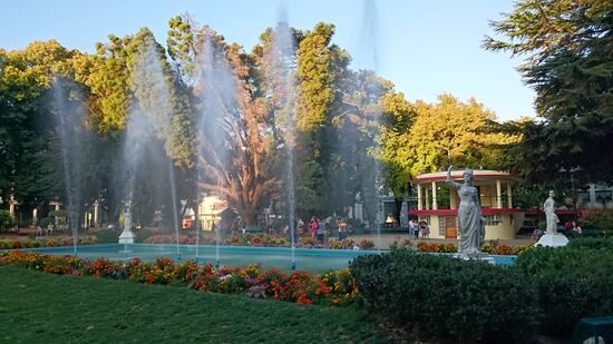 Plaza del Arma - Zentrum vieler chilenischer Städte  - gefällt mir in Angol besonders gut. Ich bleibe lange sitzen und genieße die angenehme Atmosphäre