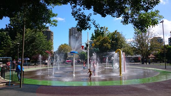 Im Parque de Ecuador