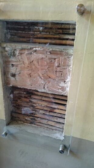 Erdbebensichere Bauweise auch beim Dom. Die Wände sind aus Bambus und anderen elastischen  Naturmaterialien.