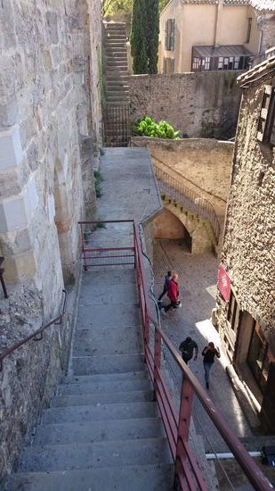 Von der Burgmauer in die Stadt